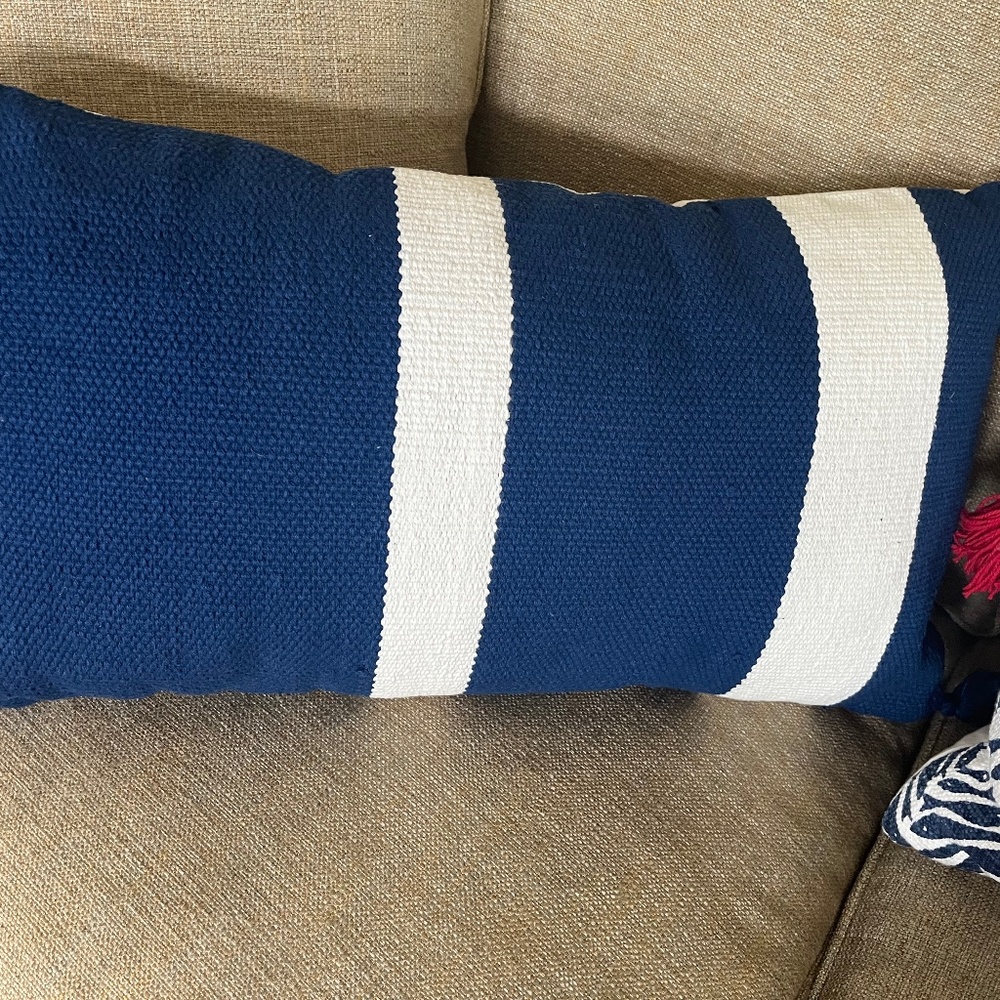 Threshold Blue White Pillow, NWT